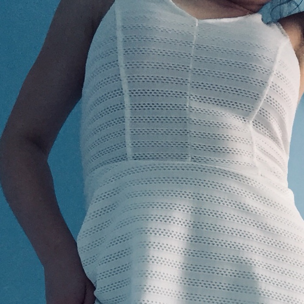 V neck, cropped back white dress